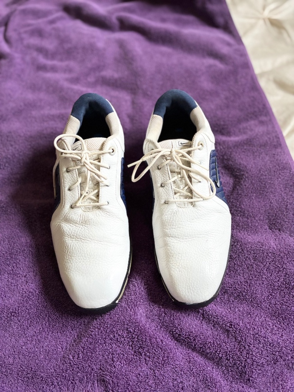 Men’s Nike White/Blue Leather Golf Shoes sz 10